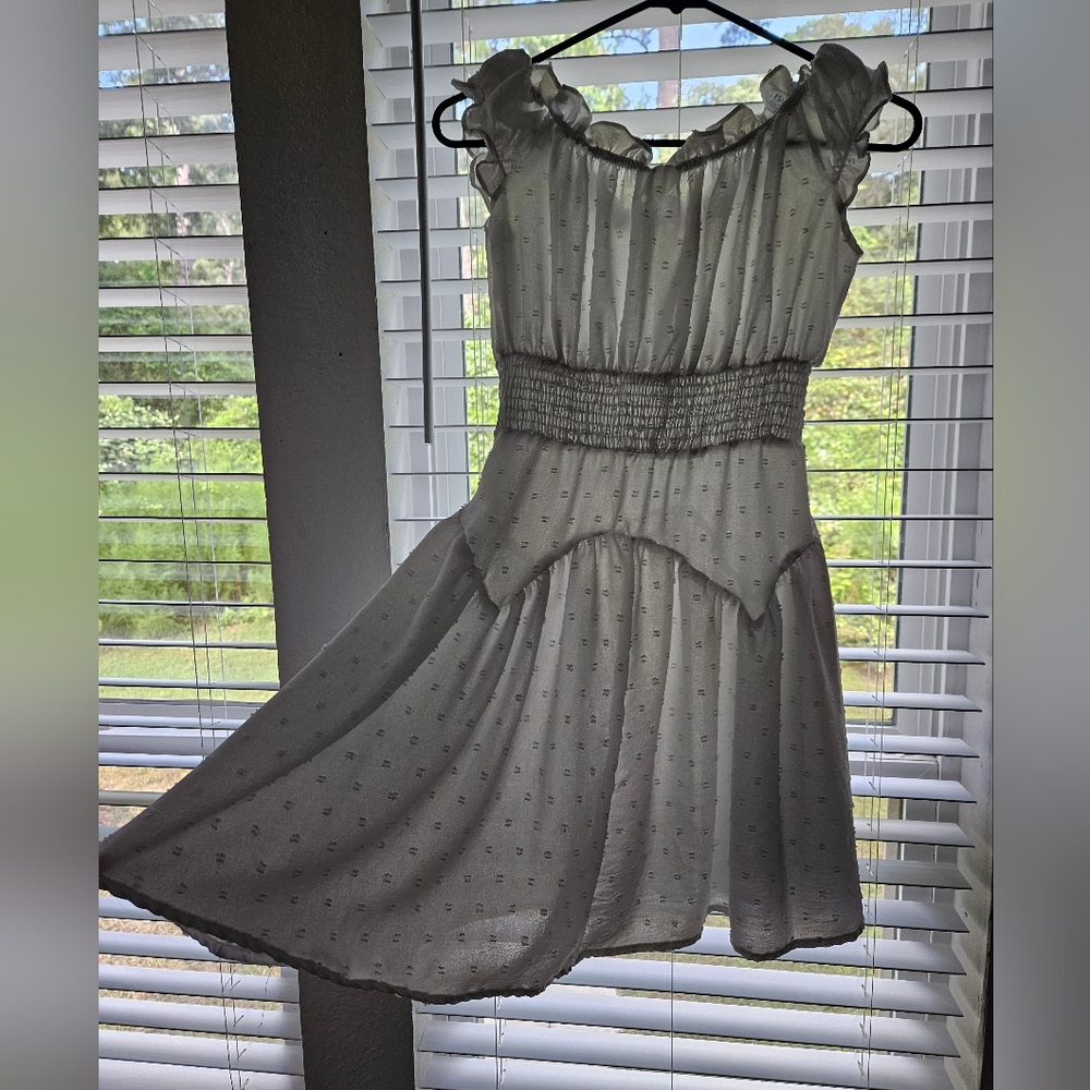 ⭐️4/$10-Elegant White Ruffle Women's Dress - Picture 6 of 6